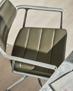 453+ Snurrstol Med Hjul, Polerad Aluminium / Bosco Green Läder