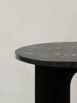 Androgyne Sidobord, Svart / Svart Marmor