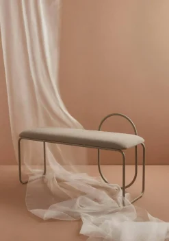 Angui Bänk, Taupe