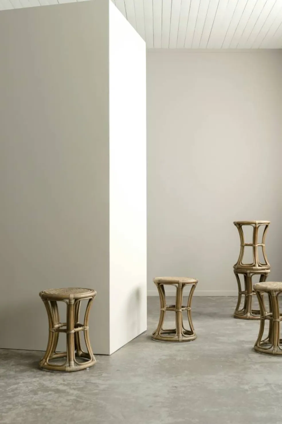Bella Pall, Antique