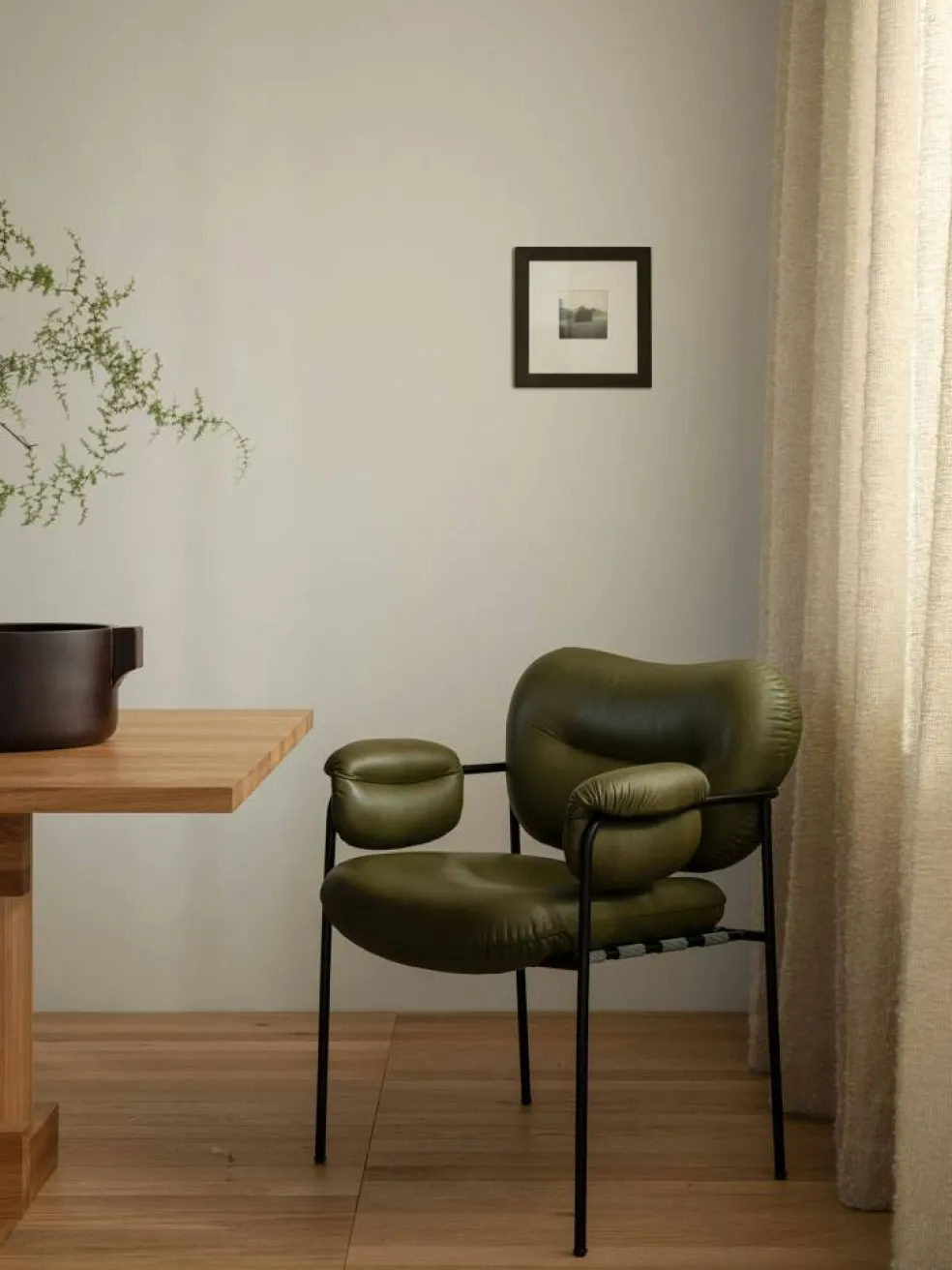 Bollo Stol, Svarta Ben / Skinn Elmotique 48027