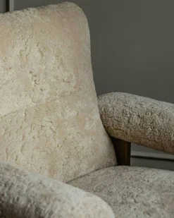 Brasilia Fåtölj, Naturlig Ek / Sheepskin Nature