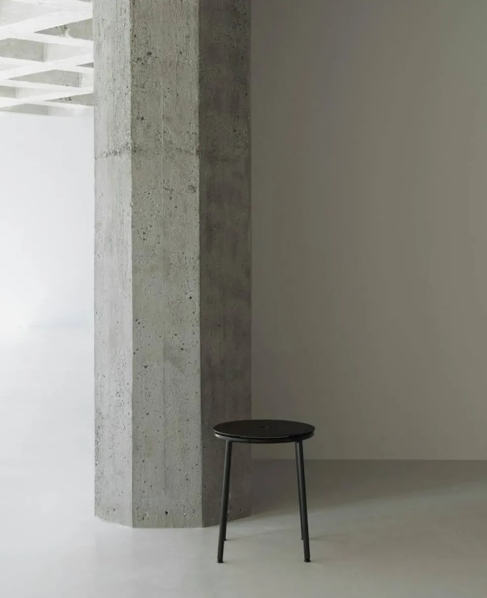 Circa Pall, Svart Aluminium
