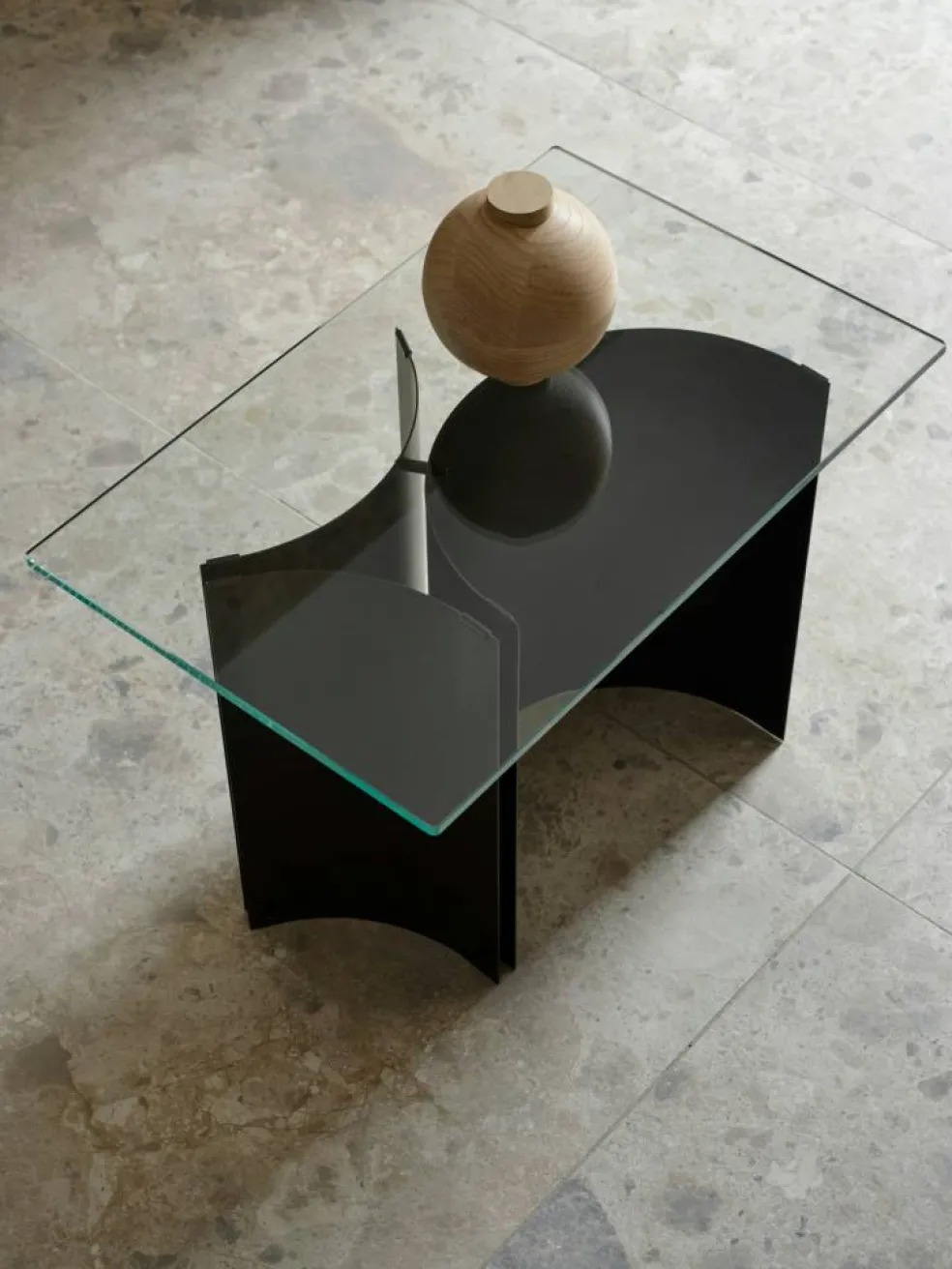 Curated Sidobord, Svart
