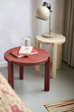 D108 Ragnesminde Soffbord, Carmine Red