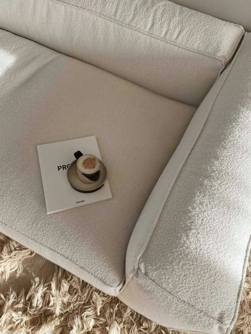Grand 3-Sitssoffa Bouclétyg, Steam White