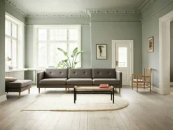 J83B Bänk, Svart