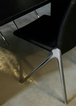 Kape IF7 Matstol, Svart / Svart Läder