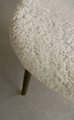 Lodge Fåtölj Låg Rygg, Mörk Ek / Curly 09 Off-White