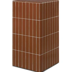 Pillar Piedestal, Brun
