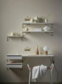 Pythagoras Skrivbord, Vit