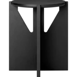 Simple Pall, Svartlackerad Ek