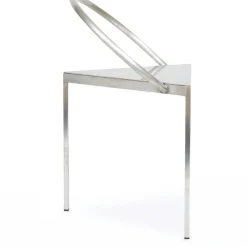 Triangolo Stol, Stål