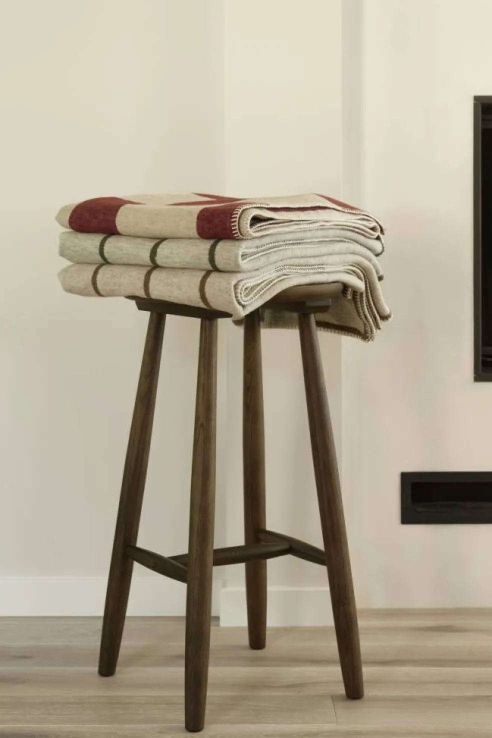 Wood H23 Barpall, Mörk Ek